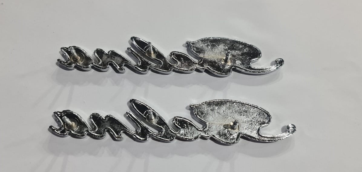 Par De Emblemas Manuscrito Belina Ford